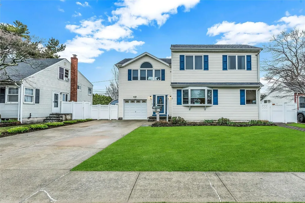 12 Ceil Place Bethpage NY 11714
