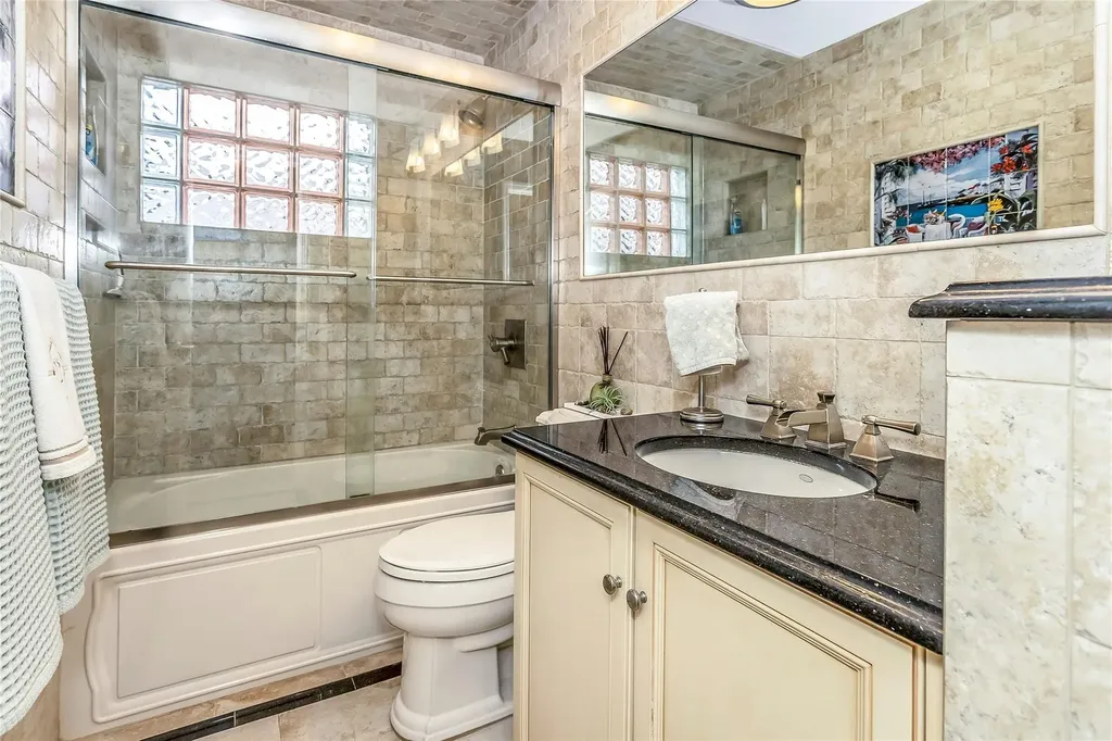 12 Ceil Place Bethpage NY 11714