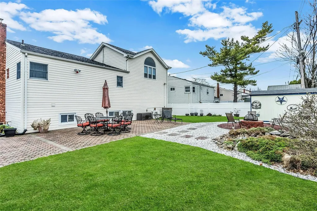 12 Ceil Place Bethpage NY 11714