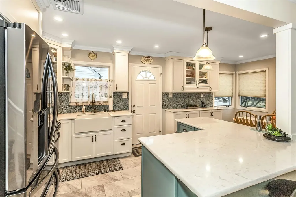 12 Ceil Place Bethpage NY 11714