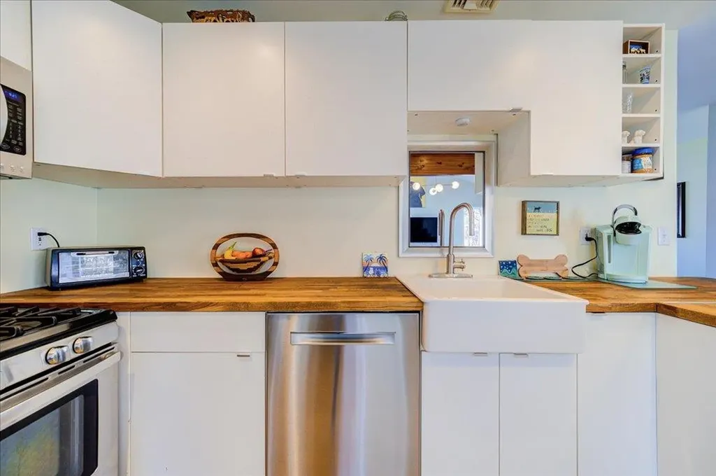18 Verplanck Avenue Beacon NY 12508