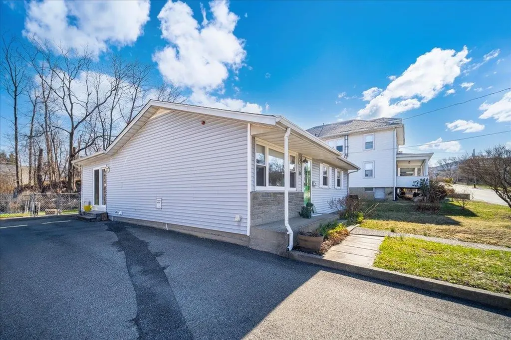 18 Verplanck Avenue Beacon NY 12508