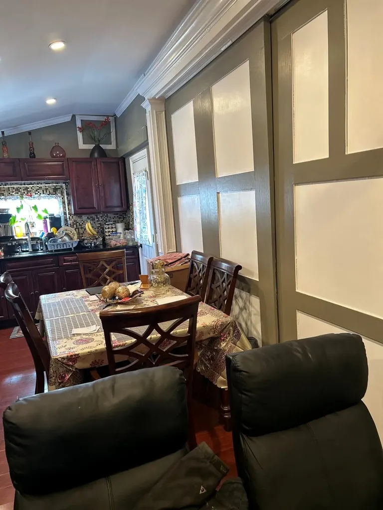 19 Mobile Drive Bay Shore NY 11706