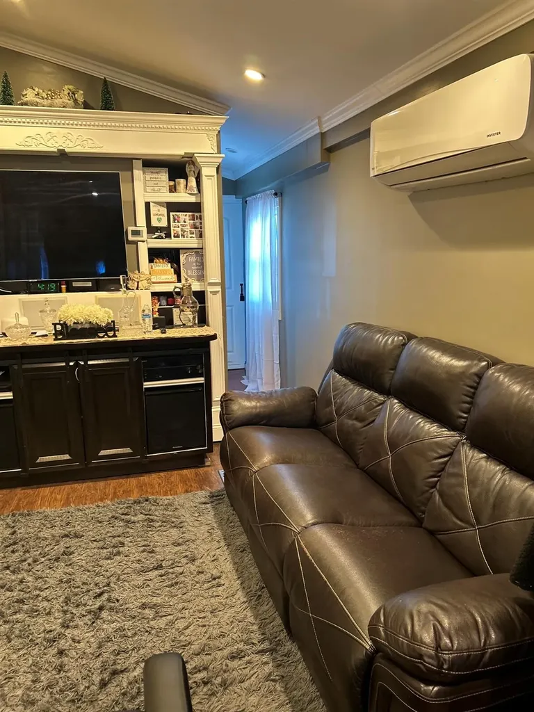19 Mobile Drive Bay Shore NY 11706