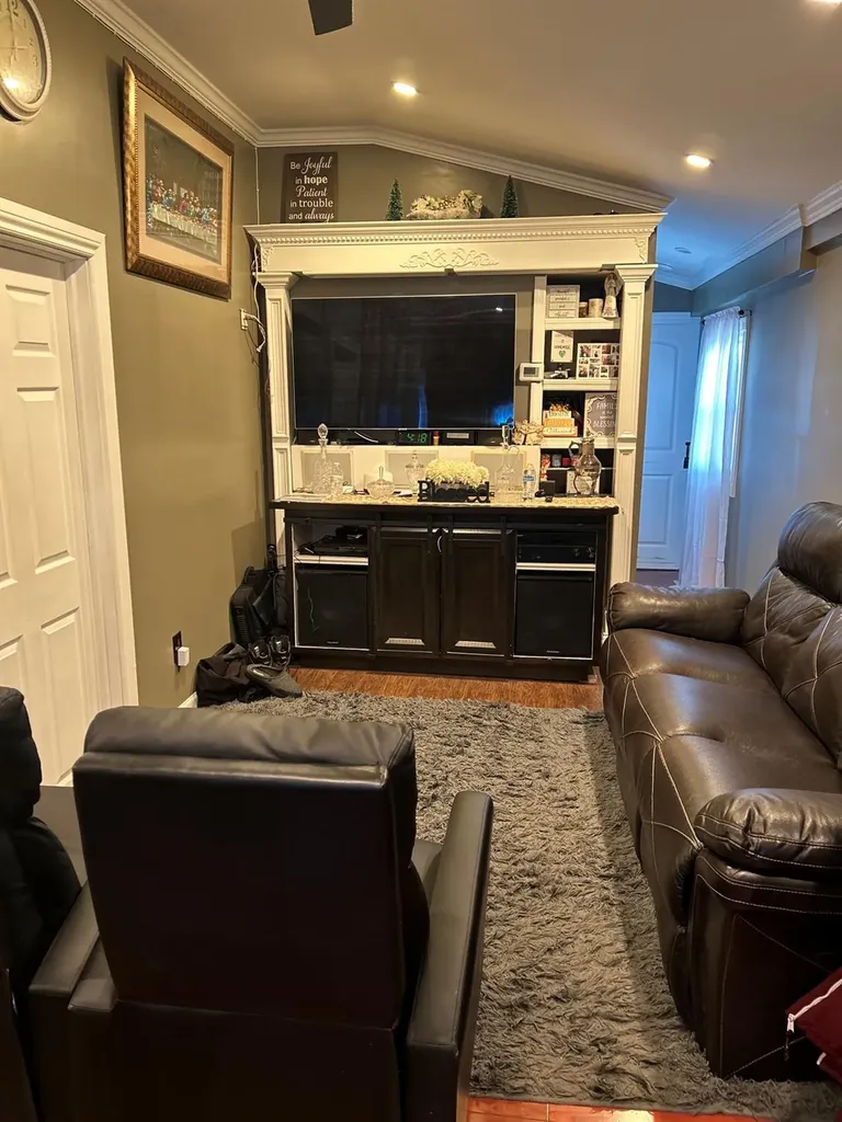19 Mobile Drive Bay Shore NY 11706