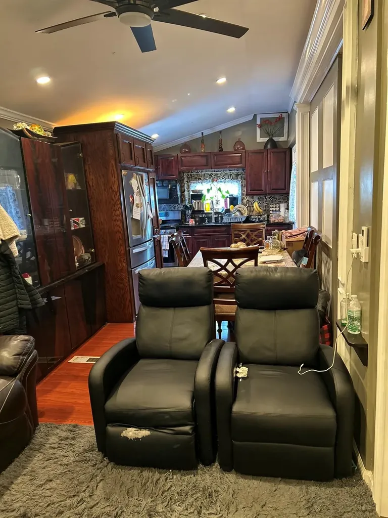 19 Mobile Drive Bay Shore NY 11706