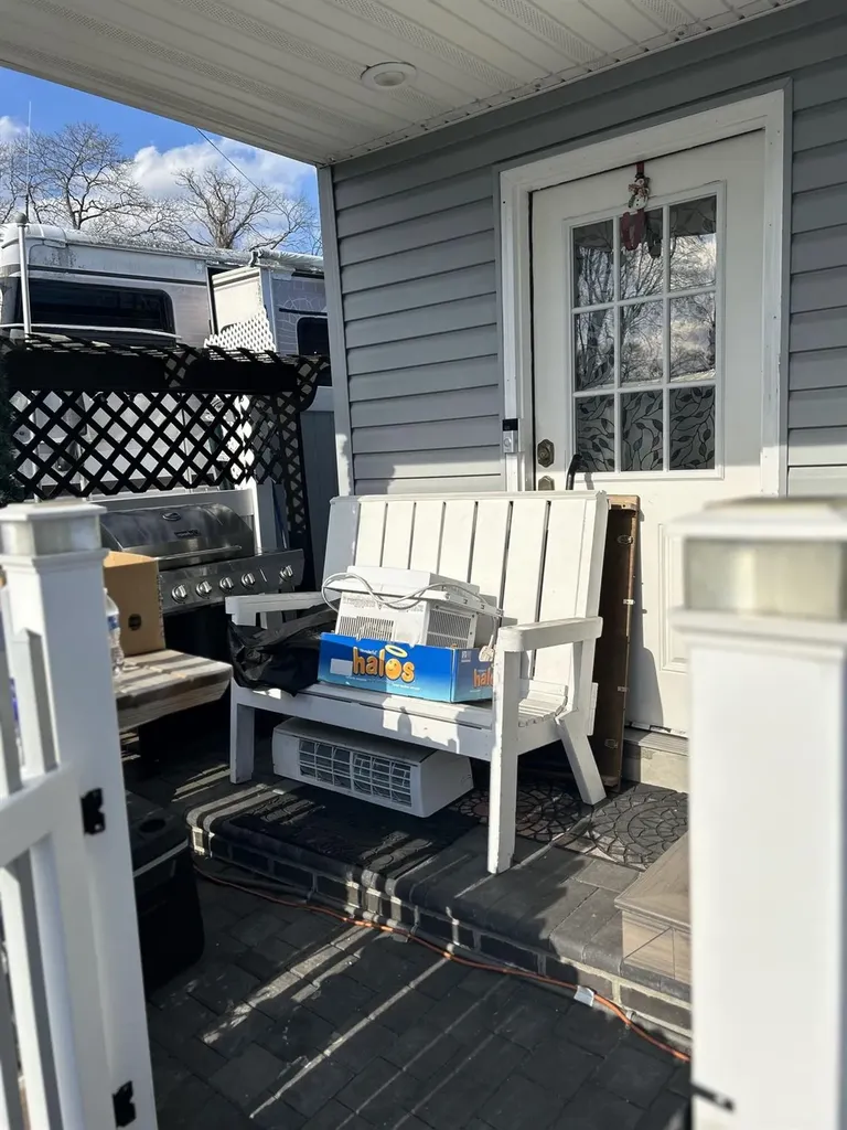 19 Mobile Drive Bay Shore NY 11706