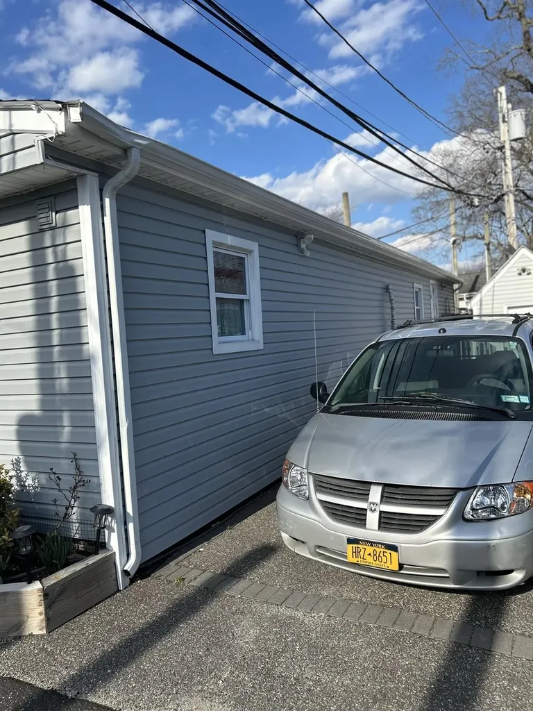19 Mobile Drive Bay Shore NY 11706