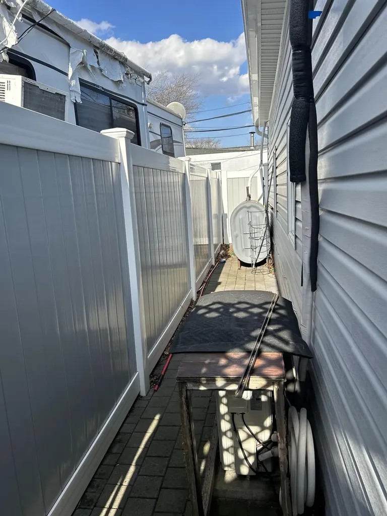 19 Mobile Drive Bay Shore NY 11706