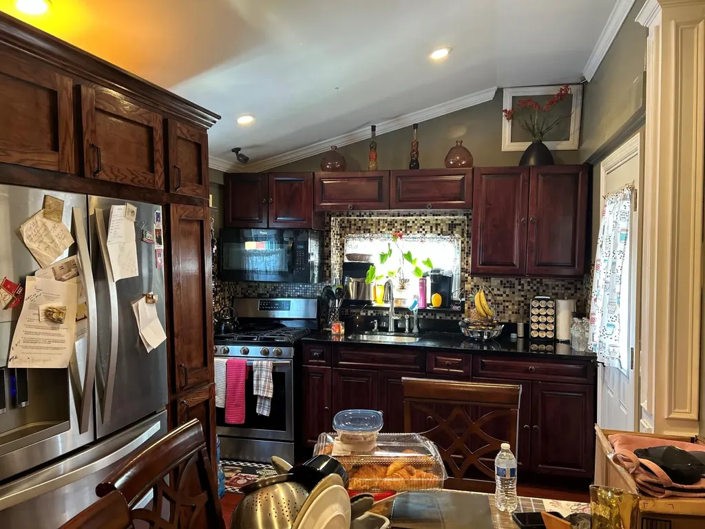 19 Mobile Drive Bay Shore NY 11706