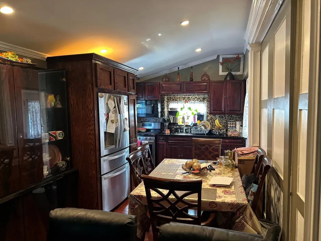 19 Mobile Drive Bay Shore NY 11706