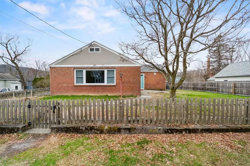 4 York Street Fishkill NY 12508