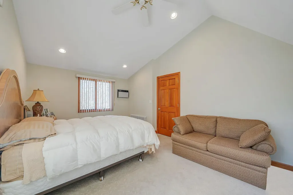 4 Lakeside Drive Middle Island NY 11953