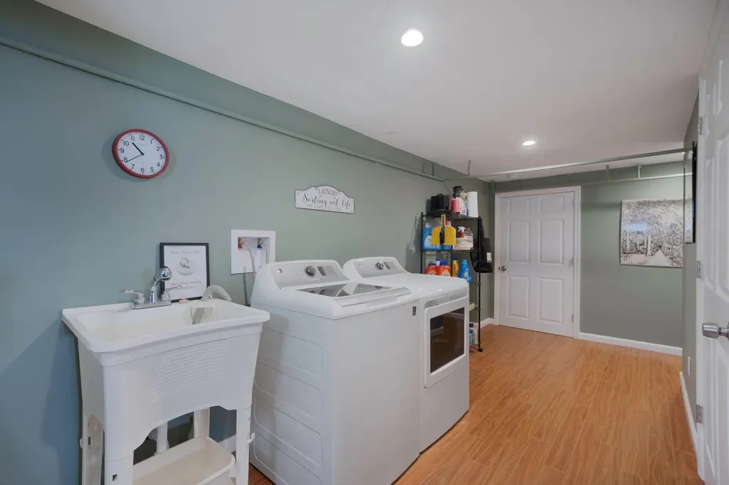 4 Lakeside Drive Middle Island NY 11953
