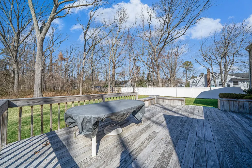 4 Lakeside Drive Middle Island NY 11953