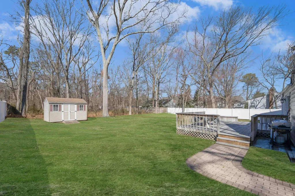 4 Lakeside Drive Middle Island NY 11953