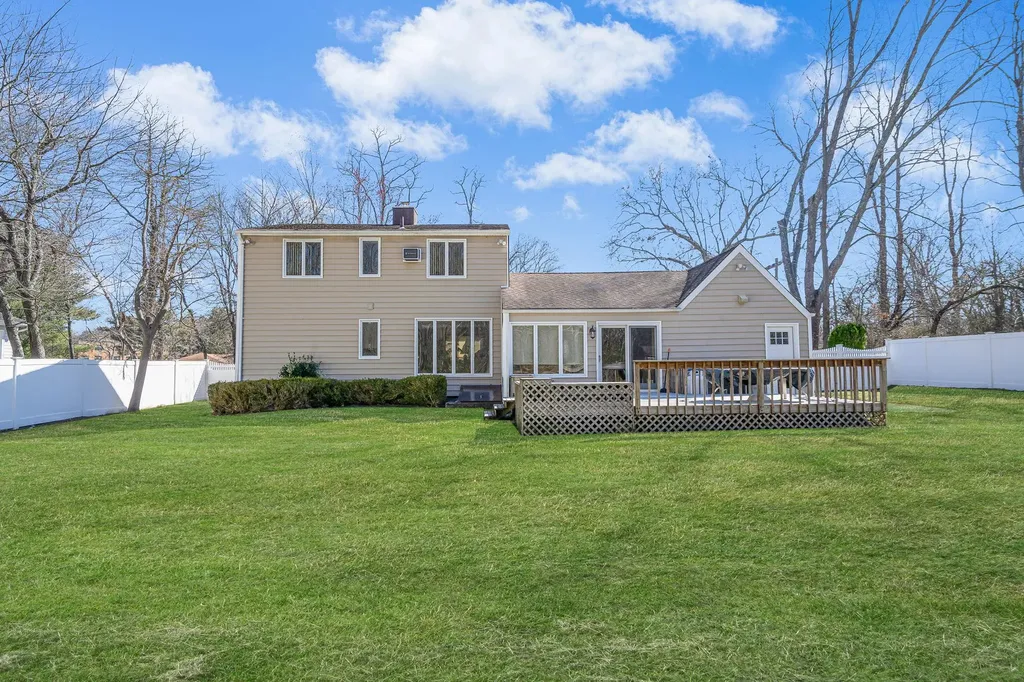 4 Lakeside Drive Middle Island NY 11953