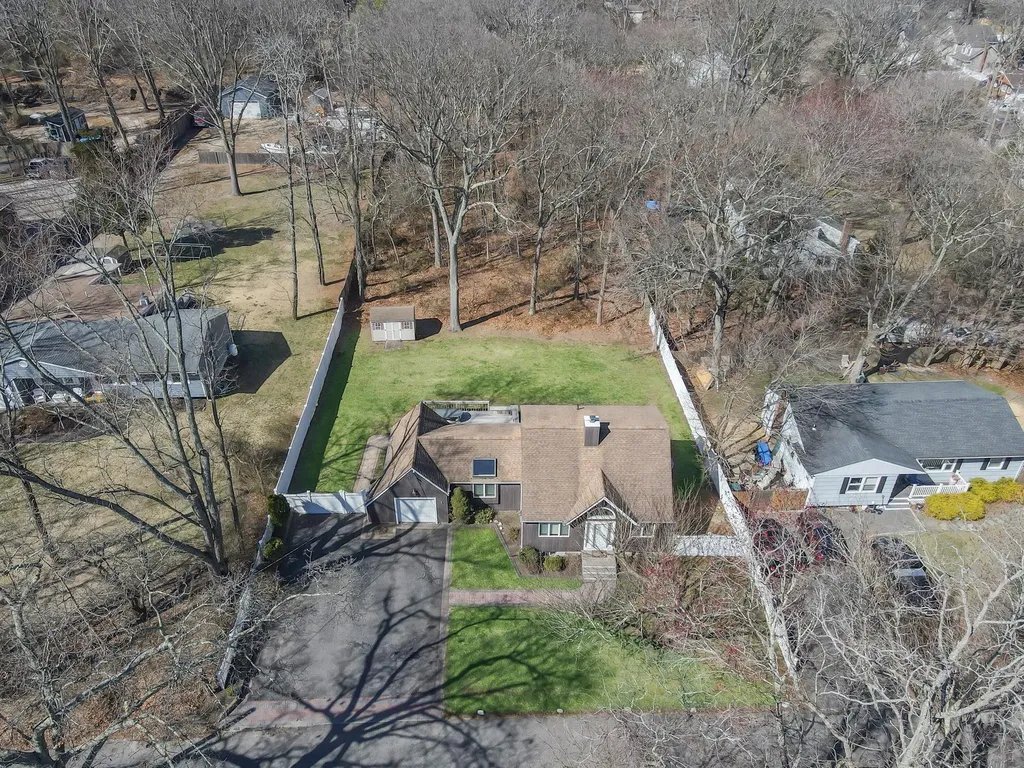 4 Lakeside Drive Middle Island NY 11953