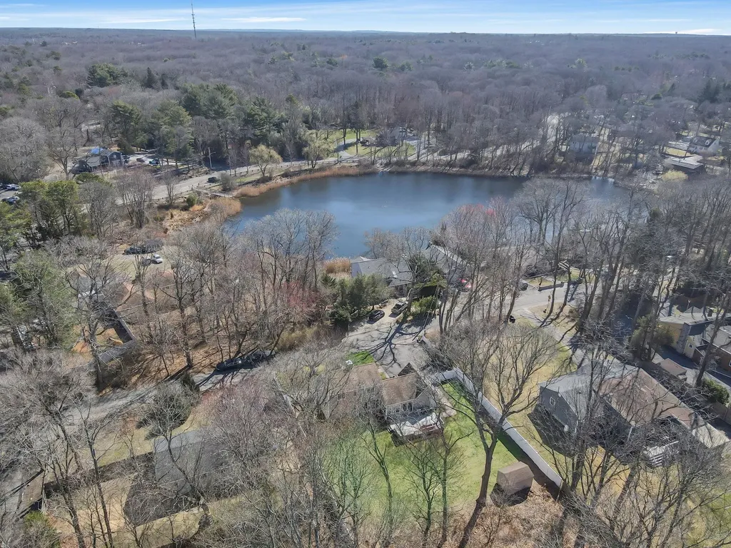4 Lakeside Drive Middle Island NY 11953