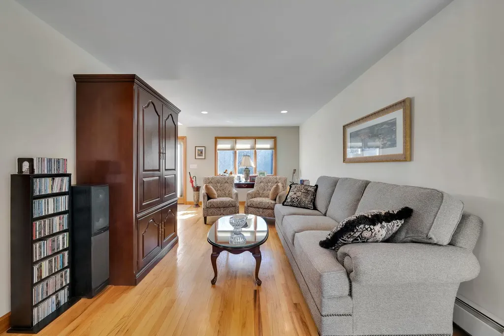 4 Lakeside Drive Middle Island NY 11953