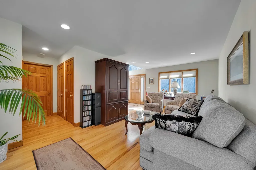 4 Lakeside Drive Middle Island NY 11953