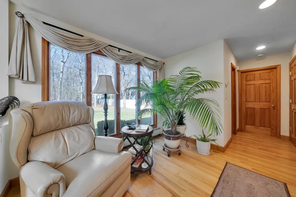 4 Lakeside Drive Middle Island NY 11953