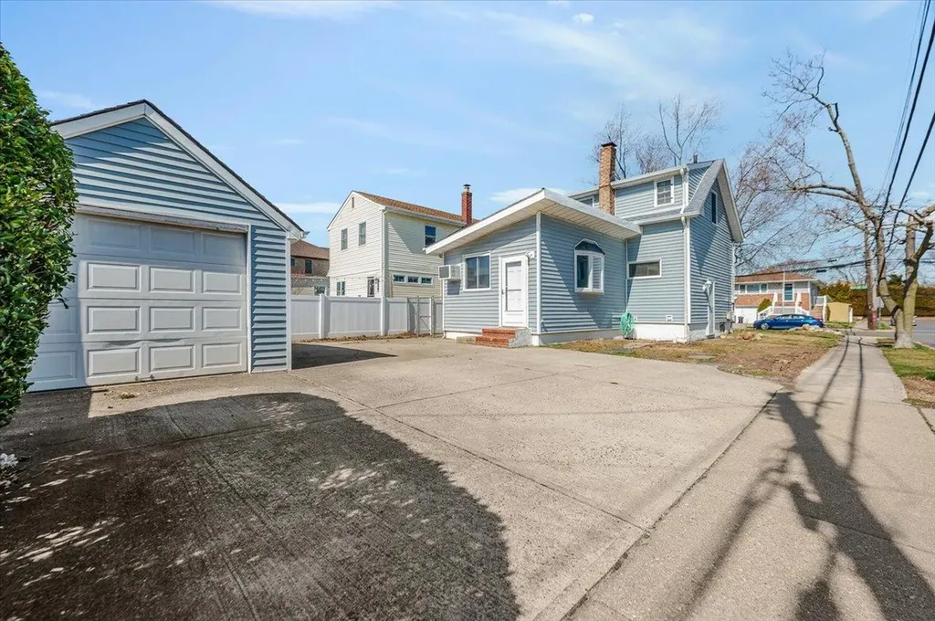 314 Oceanside Parkway Oceanside NY 11572
