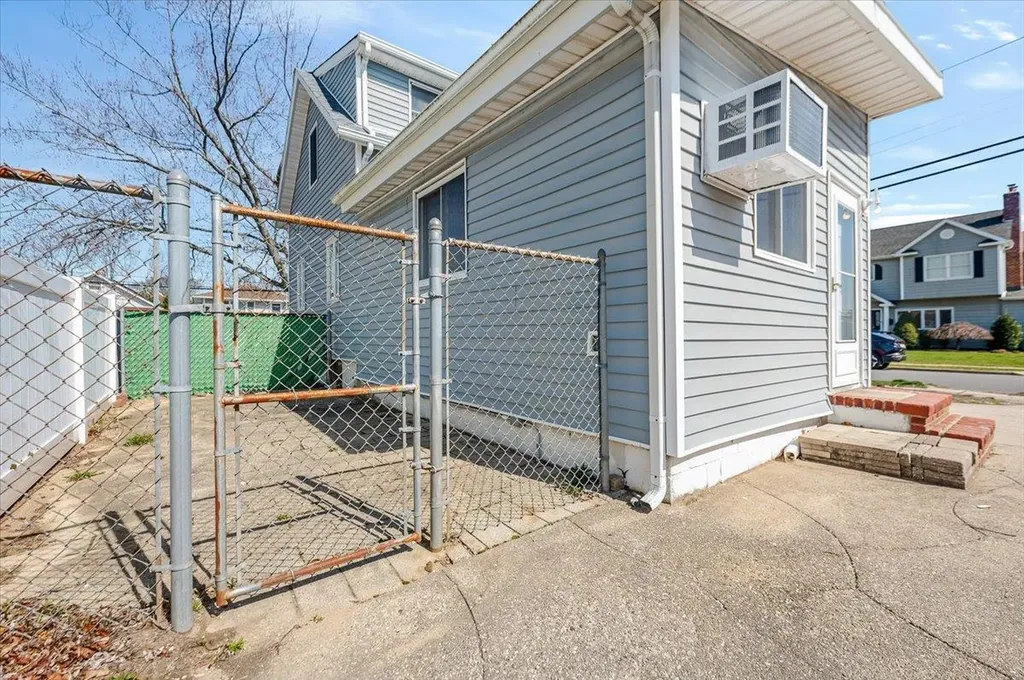 314 Oceanside Parkway Oceanside NY 11572