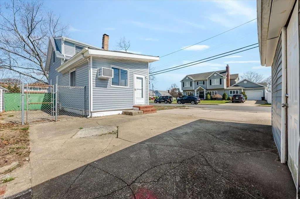 314 Oceanside Parkway Oceanside NY 11572