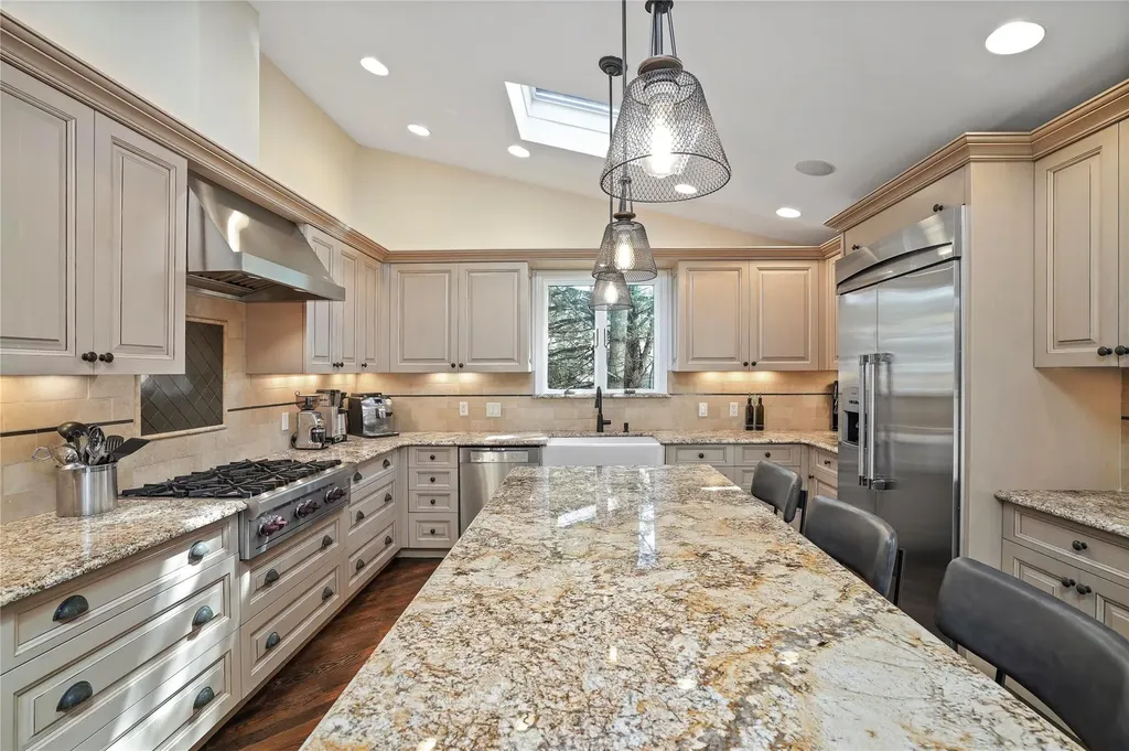 24 Hemlock Road Hartsdale NY 10530