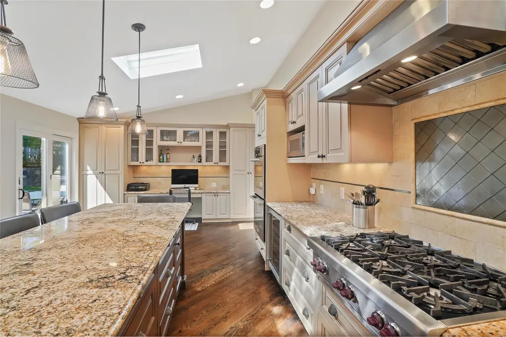 24 Hemlock Road Hartsdale NY 10530
