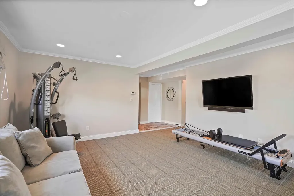 24 Hemlock Road Hartsdale NY 10530