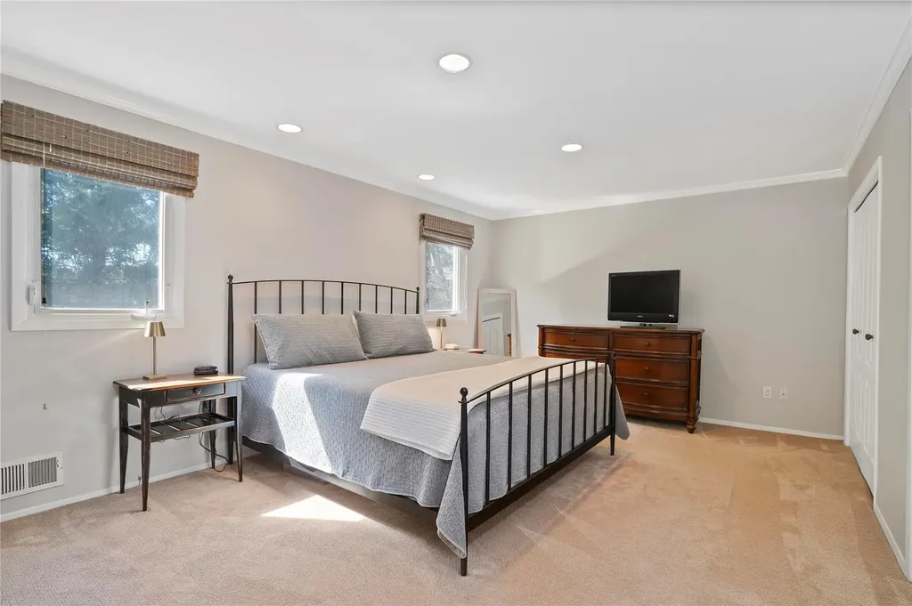 24 Hemlock Road Hartsdale NY 10530