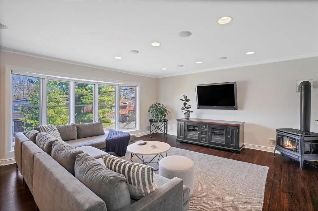24 Hemlock Road Hartsdale NY 10530