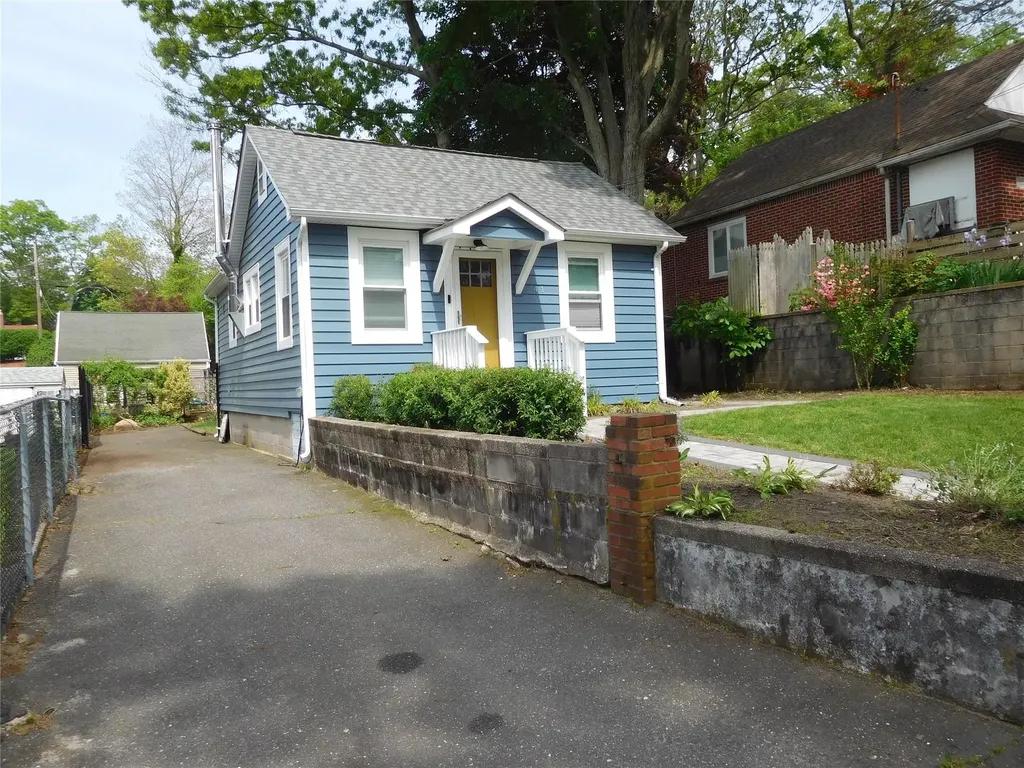 41 Sunburst Drive Rocky Point NY 11778