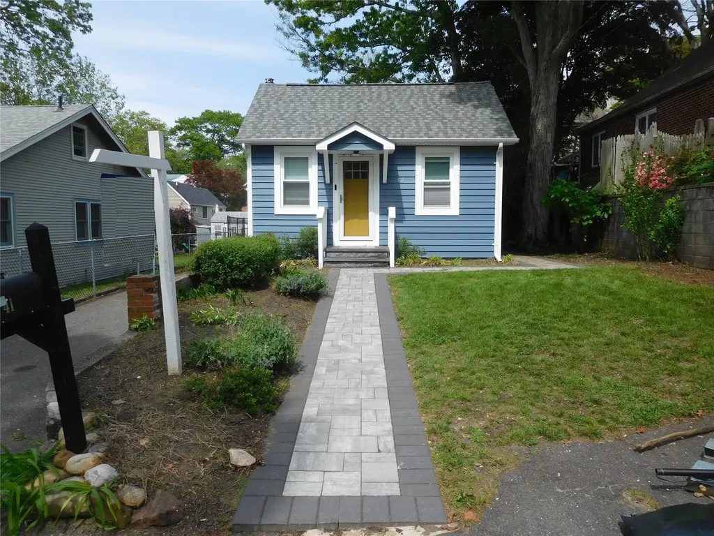 41 Sunburst Drive Rocky Point NY 11778
