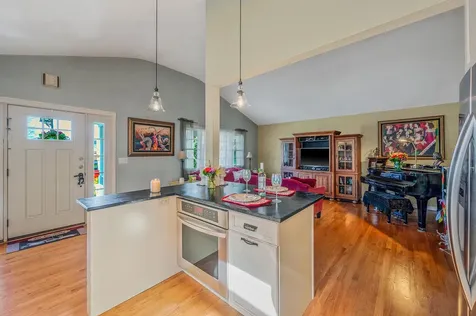 27 W Neptune Avenue Lindenhurst NY 11757