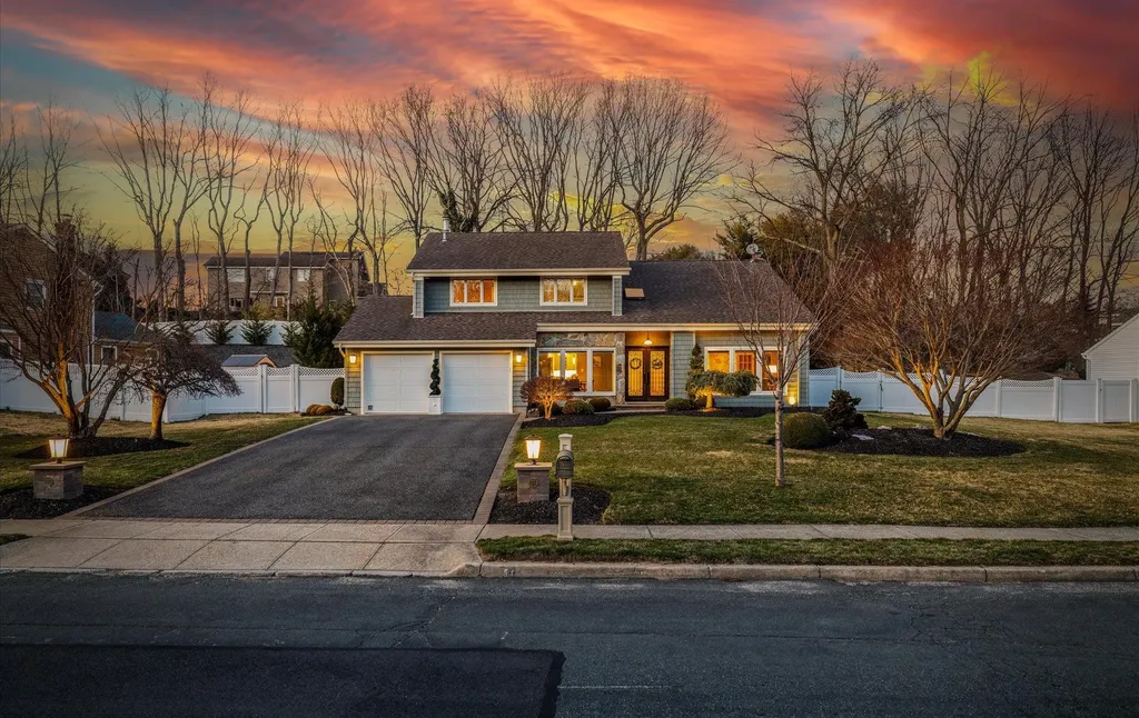 54 Timber Ridge Drive Commack NY 11725