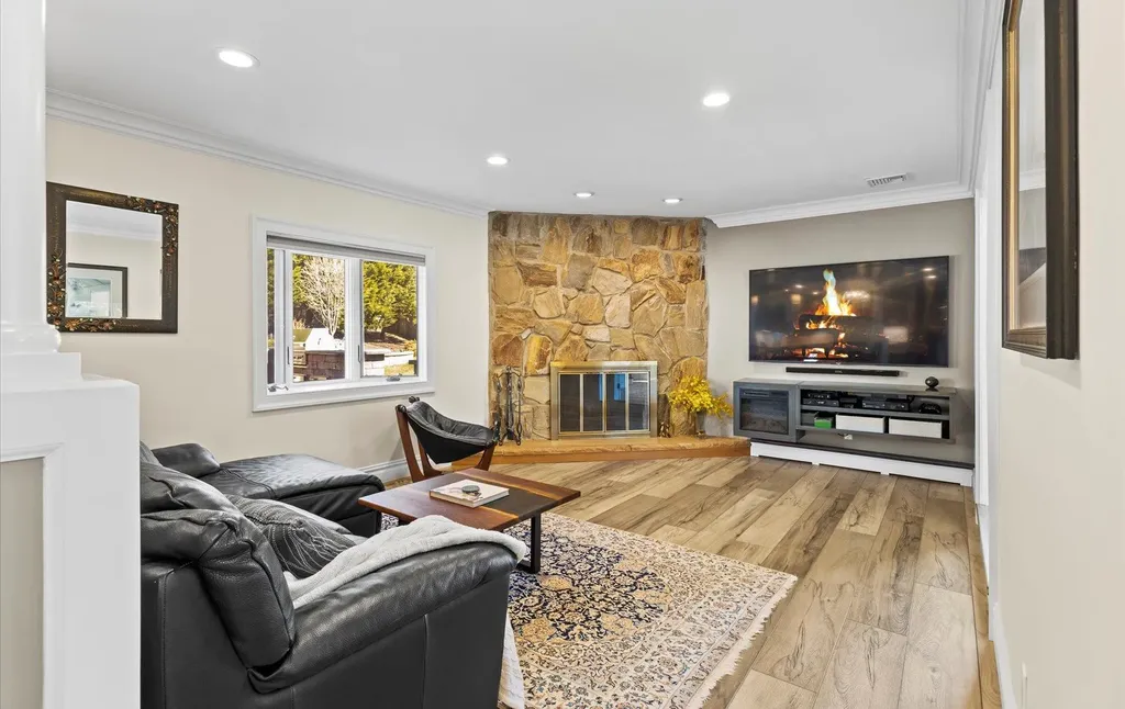 54 Timber Ridge Drive Commack NY 11725
