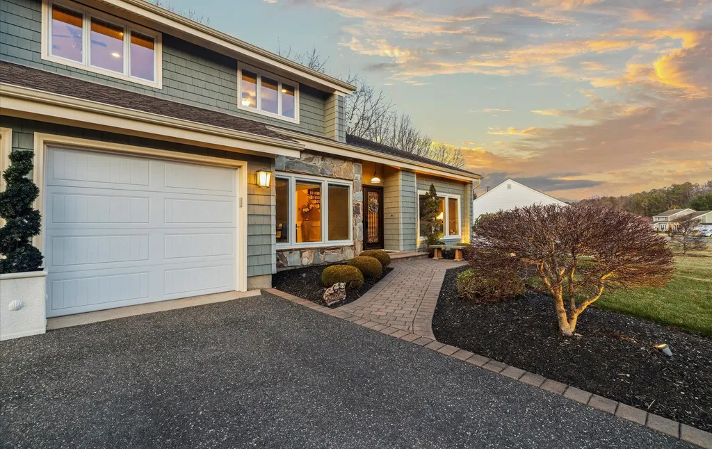 54 Timber Ridge Drive Commack NY 11725