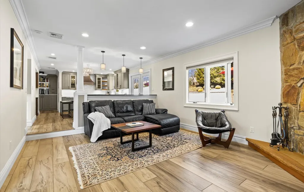 54 Timber Ridge Drive Commack NY 11725