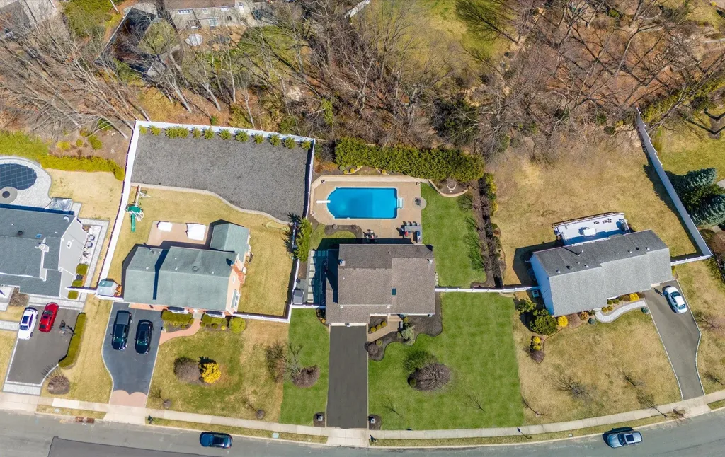 54 Timber Ridge Drive Commack NY 11725