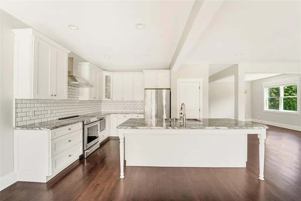 64 Romana Drive Hampton Bays NY 11946