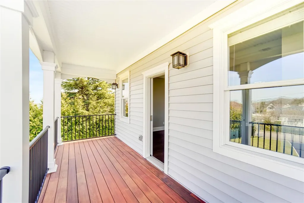 64 Romana Drive Hampton Bays NY 11946