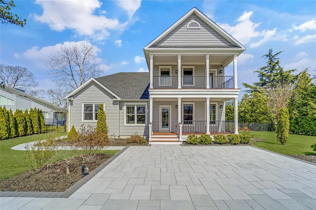64 Romana Drive Hampton Bays NY 11946