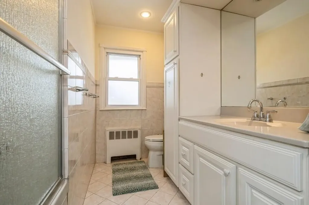 633 Nelson Place Westbury NY 11590