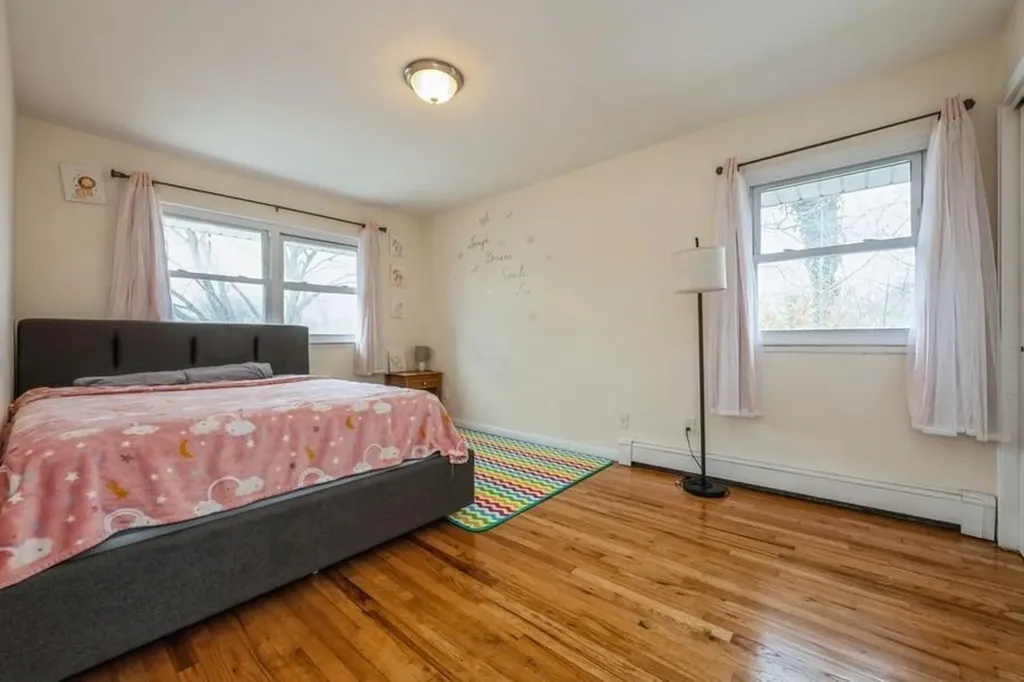 633 Nelson Place Westbury NY 11590
