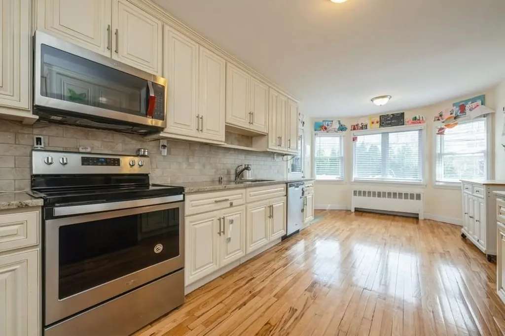 633 Nelson Place Westbury NY 11590