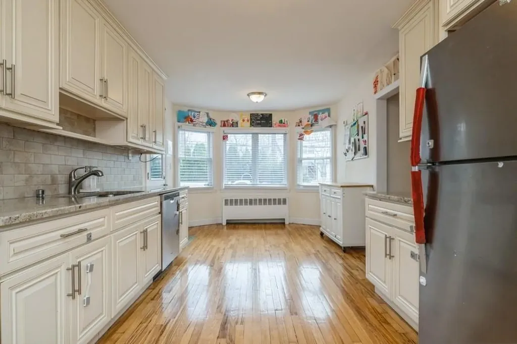 633 Nelson Place Westbury NY 11590