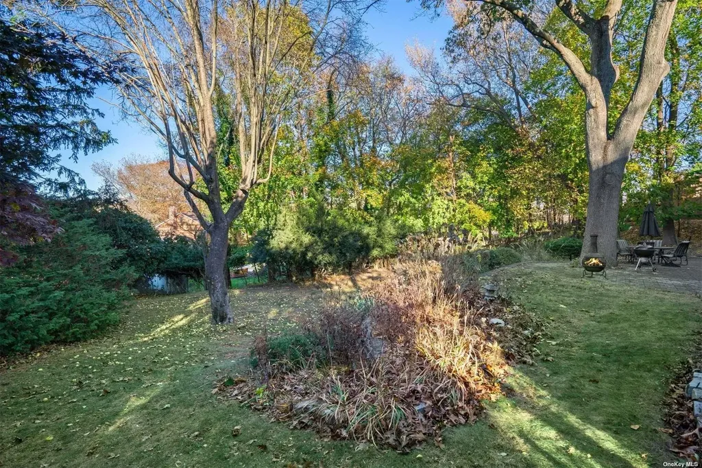 10 Devon Place Northport NY 11768